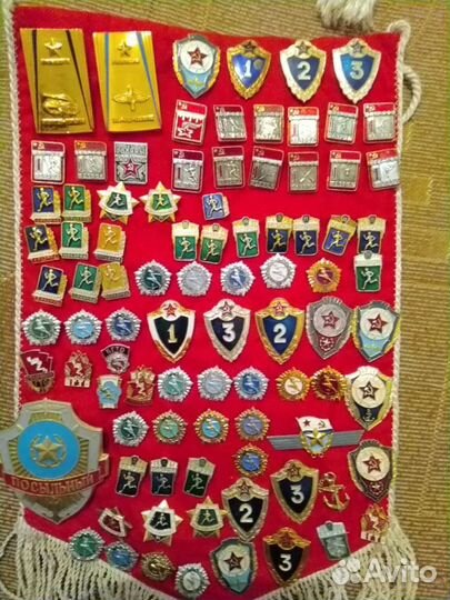 Значки на военно-спортивную тему