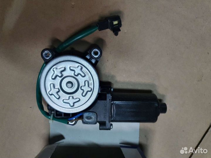 Моторчик стеклоподъемника передний Lanos Chance