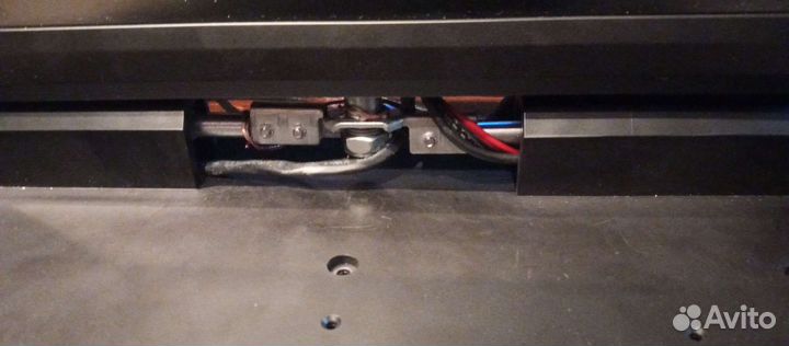 Потолочный монитор в авто