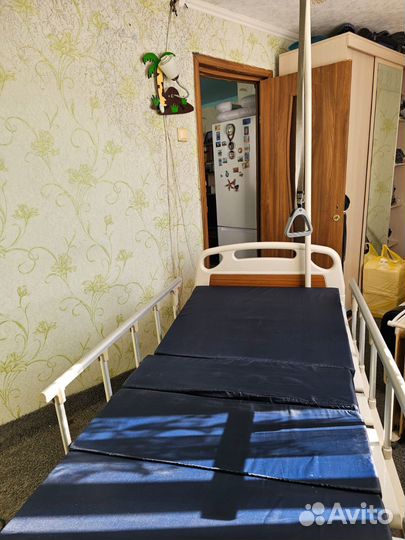 Медицинская кровать для лежачих больных