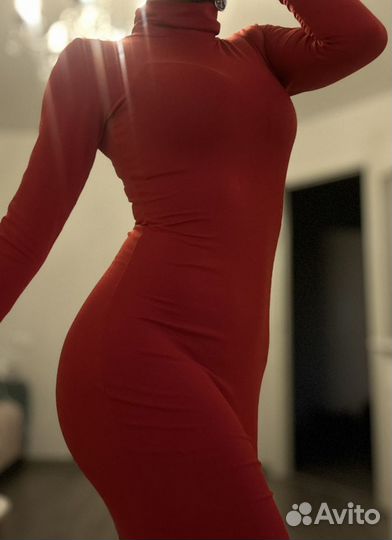 Красное платье облегающее 42-44 миди