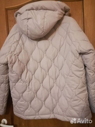 Лёгкий женский пуховик
