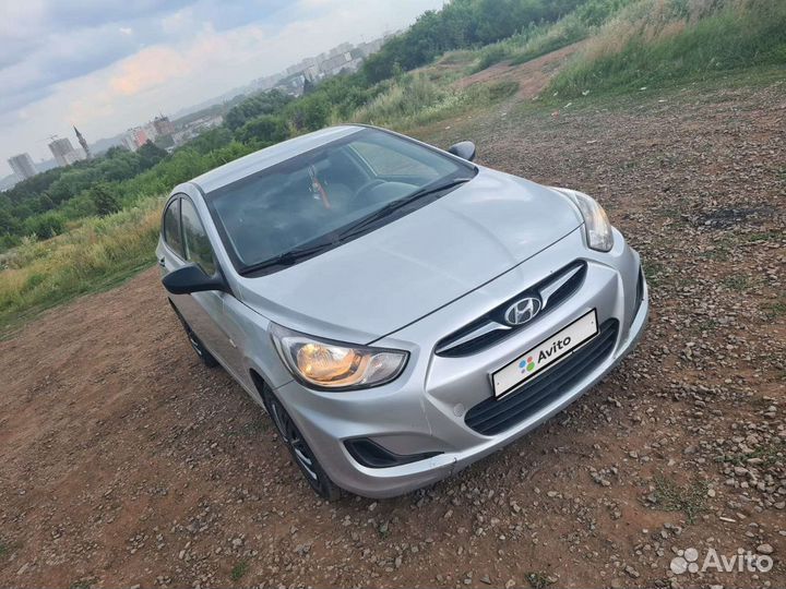 Hyundai Solaris 1.4 AT, 2013, 127 745 км