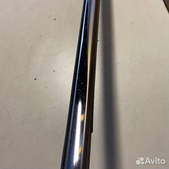 Молдинг стекла передний правый Geely Monjaro