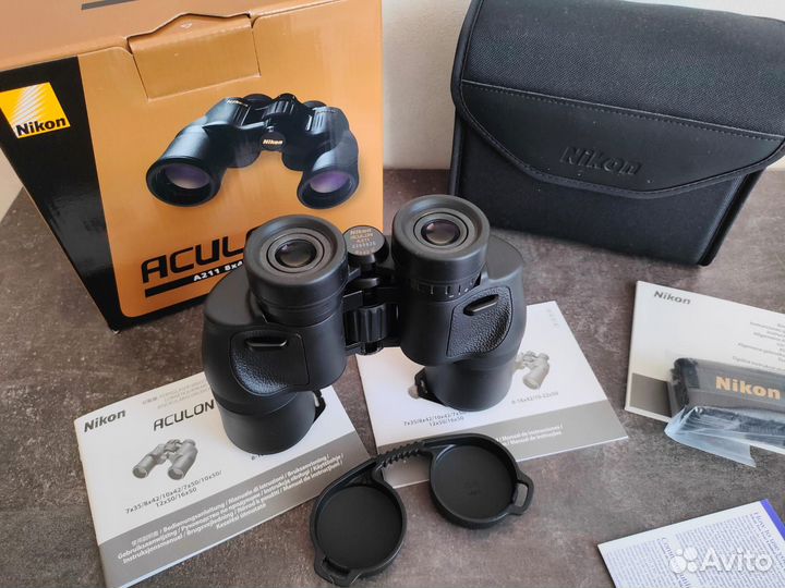 Бинокль Nikon Aculon A211 8х42
