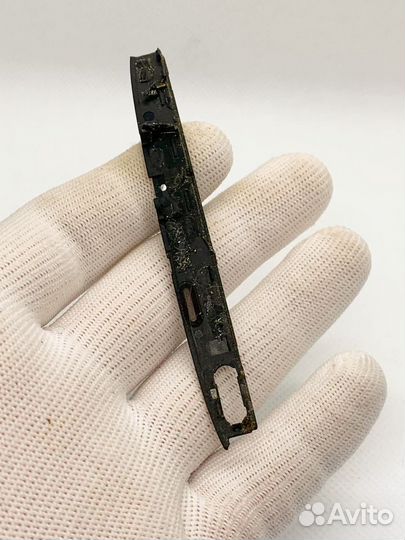 Sony Ericsson U5I Vivaz. Боковая накладка 3