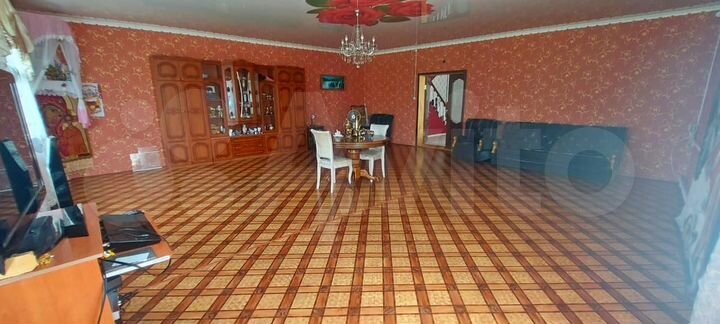 Дом 200 м² на участке 8 сот.