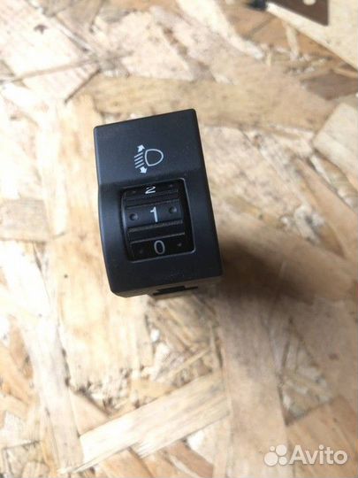 Кнопка корректора фар Mazda 3