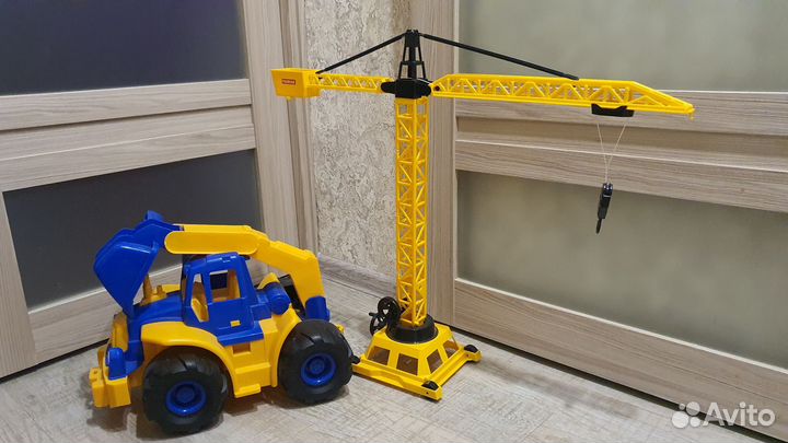 Игрушка экскаватор большой, кран