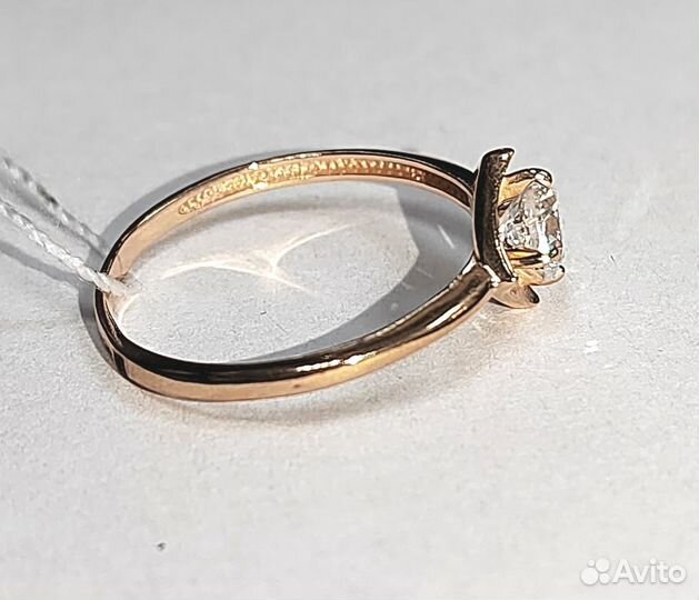 Золотое кольцо с камнем 16,5р