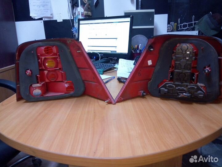 Фонари задние красно-желтые VW golf IV 97)