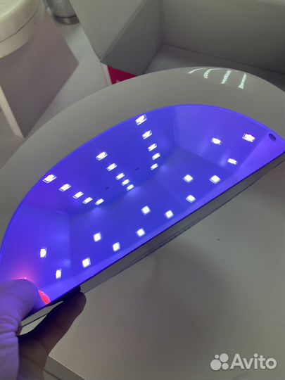 Маникюрная лампа