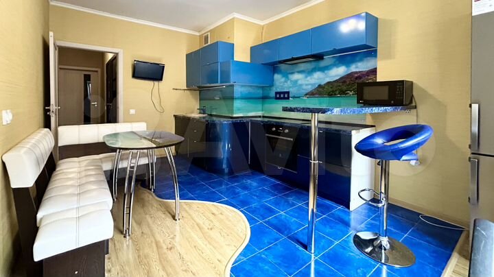 2-к. квартира, 71 м², 4/13 эт.