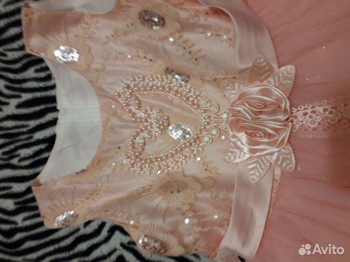 Нарядное платье для девочки 134