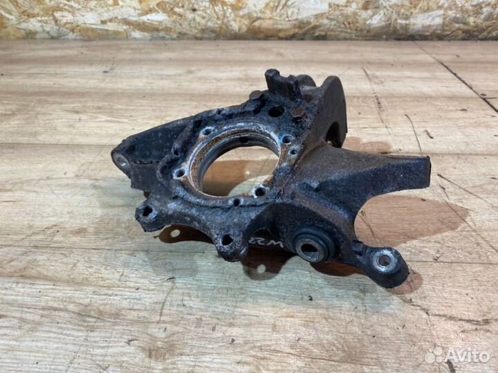 Кулак поворотный задний левый Mercedes-Benz