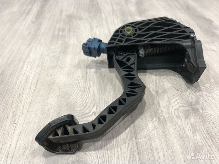 Педаль сцепления Volkswagen Polo 5 седан cwva 2010