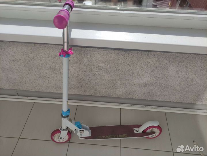 Самокат детский с раскладной ручкой. Металлический