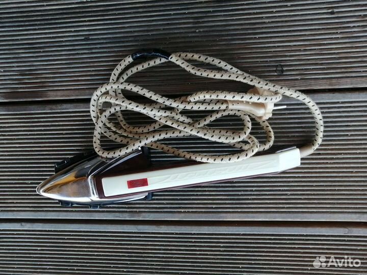 Электроутюг 