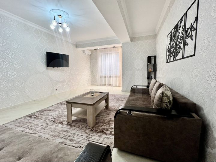 2-к. квартира, 90 м², 4/10 эт.