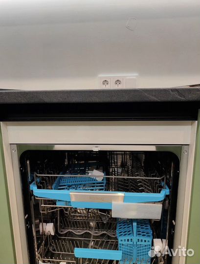 Кухня на заказ с островом. Доставка и сборка