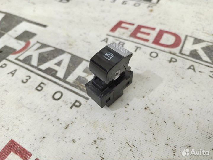 Кнопка стеклоподъемника задняя правая Lifan Solano