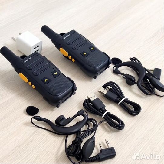 Рация с наушником, радиостанция с гарнитурой