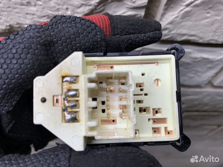 Hyundai X35 Кнопка регулировки зеркал