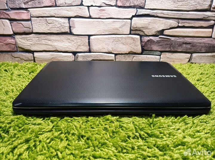 Быстрый Полностью рабочий Samsung 2ядра 4Гб SSD