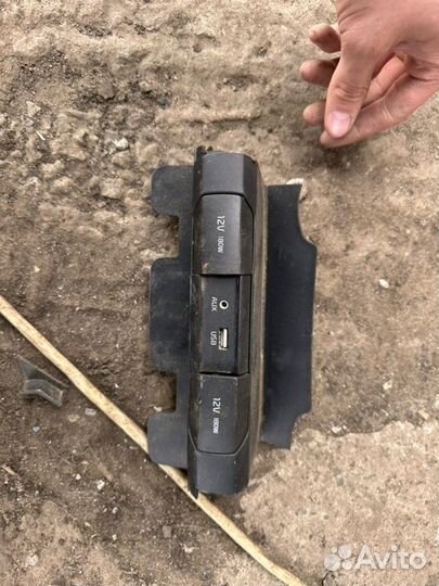 Блок USB Kia Rio 4