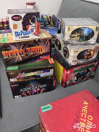 Салюты фейерверки римские свечи петарды бенгальки