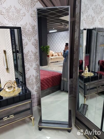 Зеркало напольное