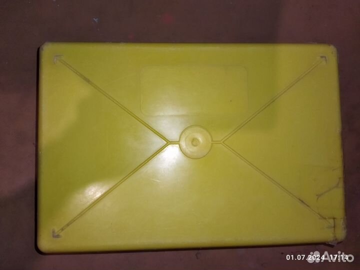 2 лотка с решётками и кошачий туалет