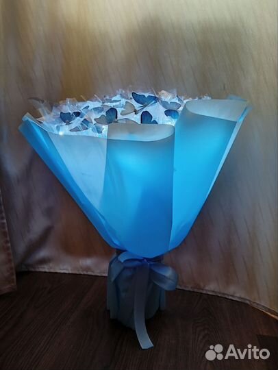 Светящийся букет из бабочек