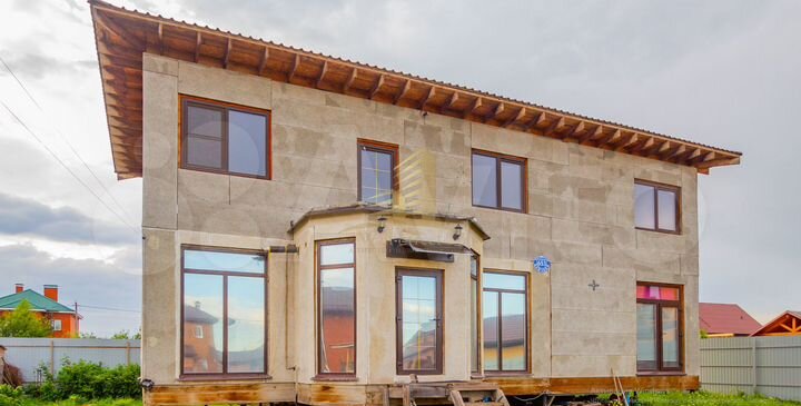 Коттедж 200 м² на участке 10 сот.