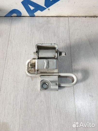 Петля двери volkswagen touareg I рест. 2.5 TDI