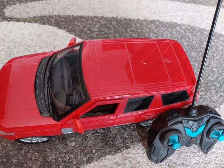 Игрушечная машина,на аккумуляторе состояние новой