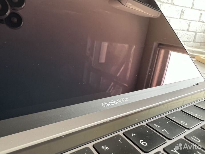Macbook pro 13 2018 i5/8GB/512