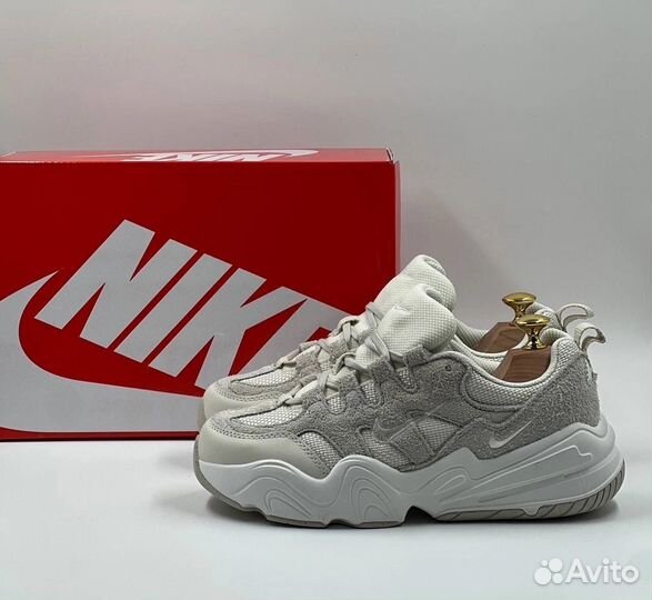 Кроссовки Nike Tech Hera