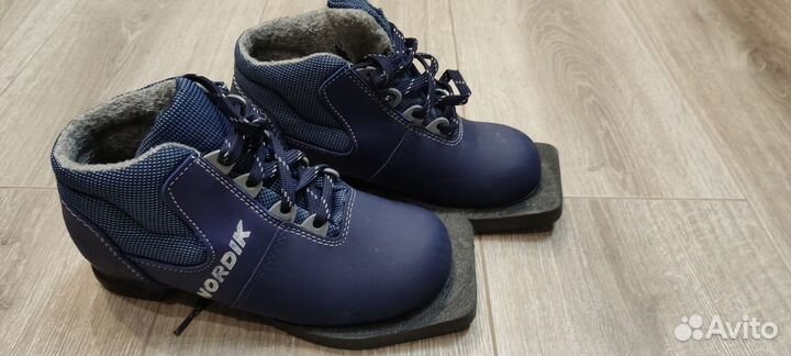 Лыжные ботинки