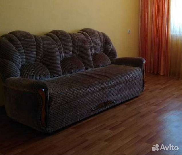 Диван