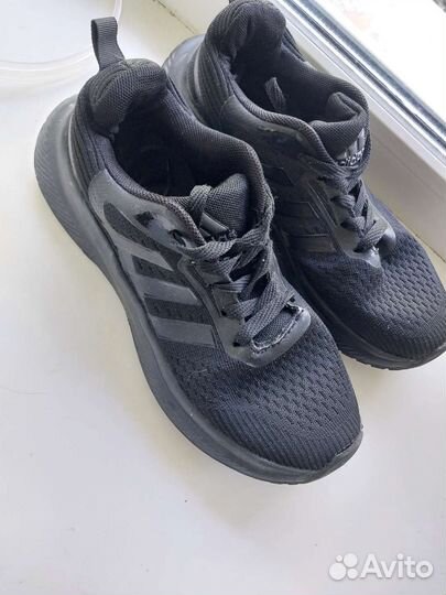 Кроссовки новые