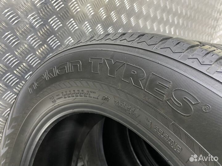 Nokian Tyres WR SUV 4 235/60 R18 107V