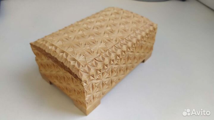 Шкатулка резная деревянная для украшений