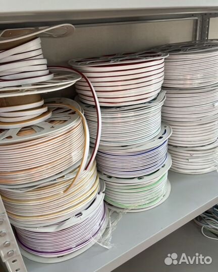 Гибкий неон 12 Воль и 220 волт