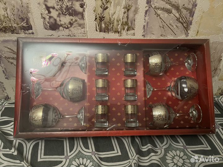 Набор хрустальных фужеров и рюмок