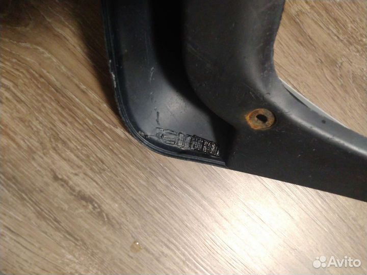 Брызговик задний левый Toyota Camry V40