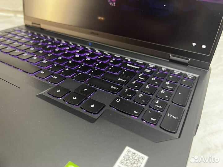 Legion Pro 5 16IRX8 13700HX / 4070 / 16GB / 512gb