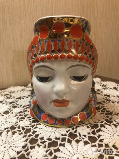 Статуэтка фарфор