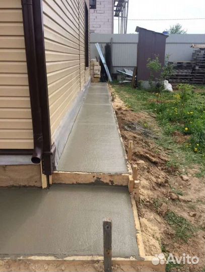 Бригада строителей