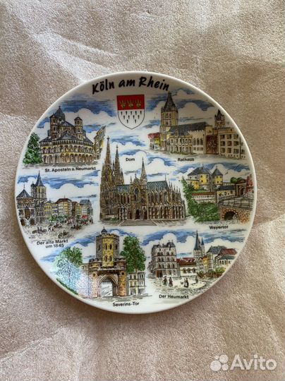 Настенная тарелка